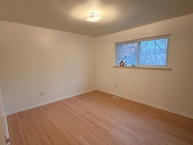 Building Photo - Amazing Troy Rental Available Now!