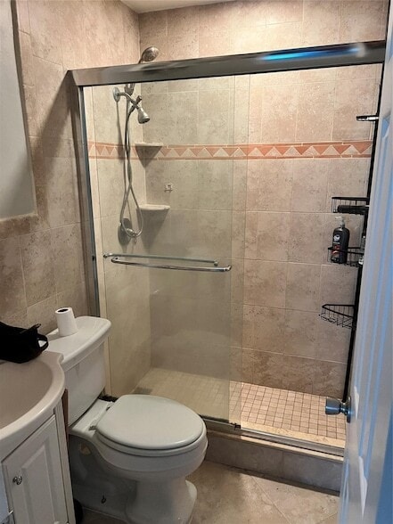 Building Photo - 1400 NE 57th St