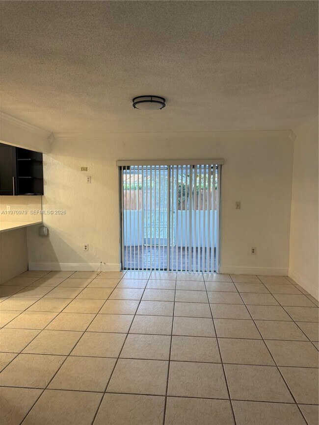 Building Photo - 470 NE 127th St