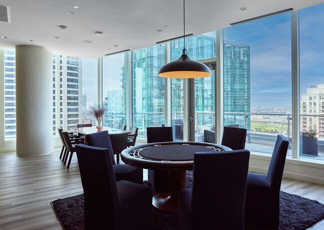 Building Photo - 1006 S Michigan Ave