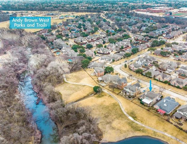Building Photo - 520 Layton Dr