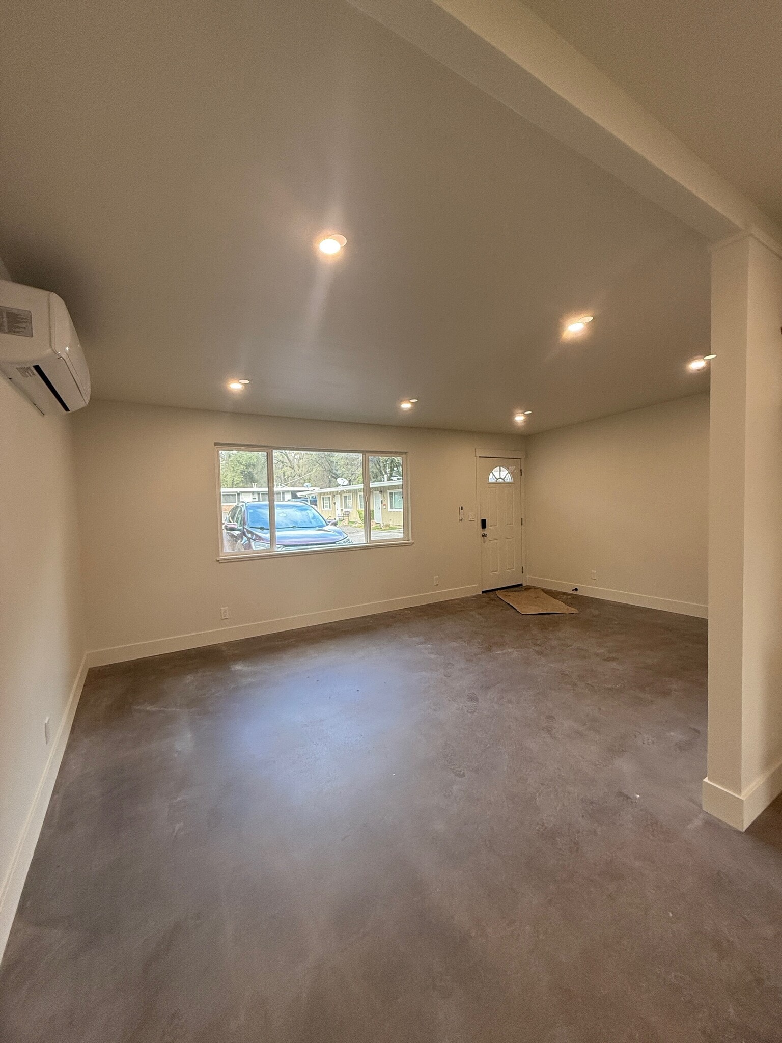 Building Photo - 2829 Manor Dr