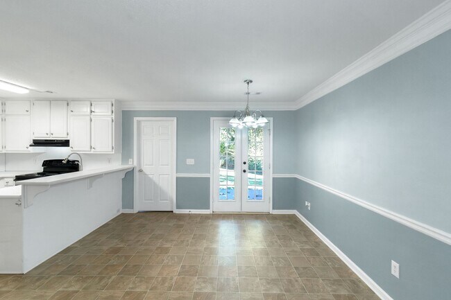 Building Photo - Charming 3BR/2BA Ranch Home with Spacious Backyard & Deck!