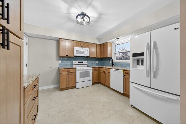 Building Photo - 67 Strecker Rd