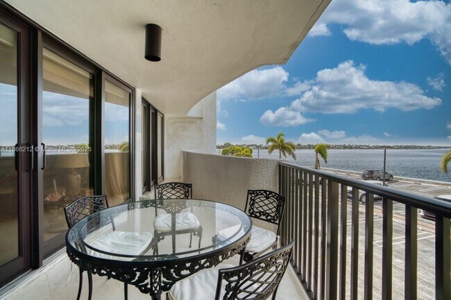 Building Photo - 1200 S Flagler Dr