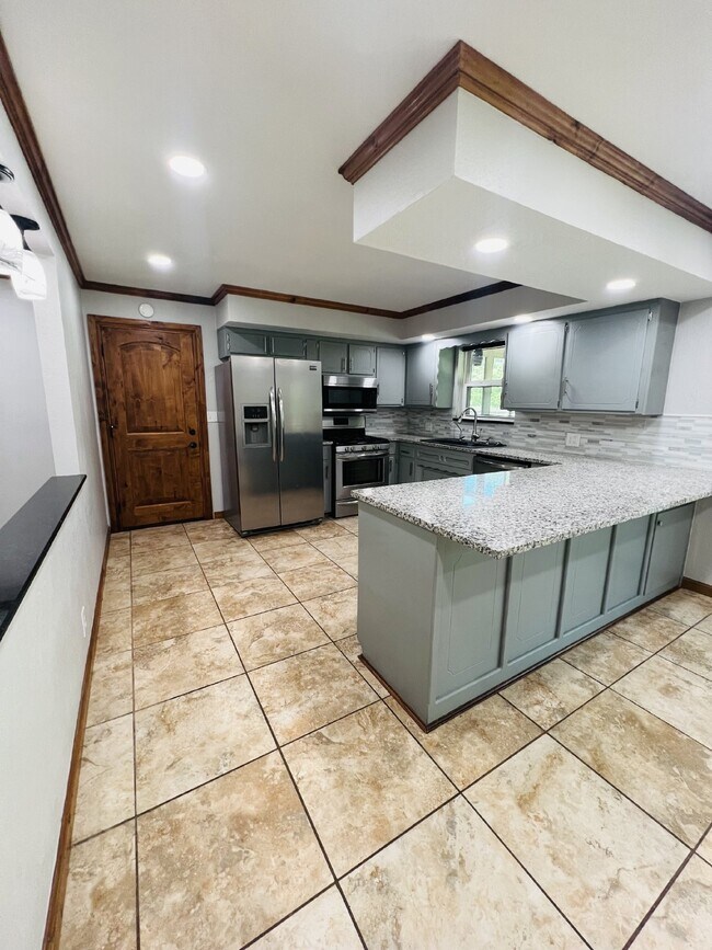 Building Photo - Beautiful 3 bedroom home in Chisolm School District!