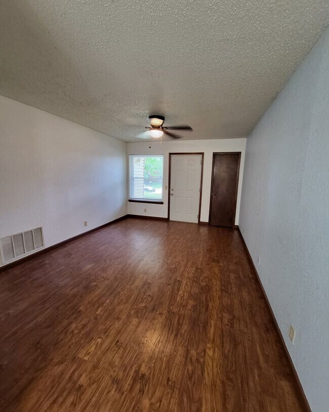 Building Photo - Welcome Home!!!
