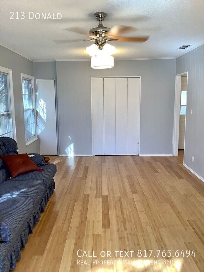 Building Photo - 213 Donald-