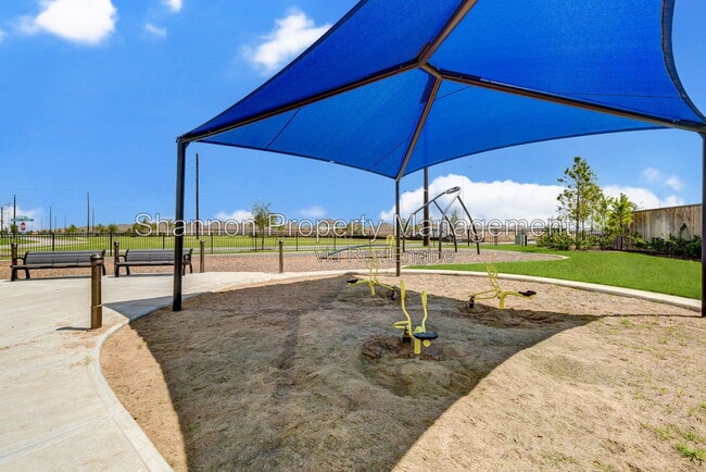 Building Photo - 7418 Clover Chase Dr