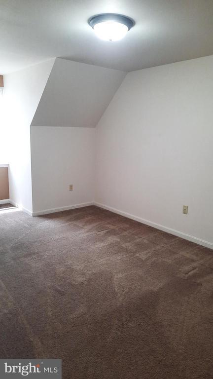 Building Photo - 137 Hunters Ridge Dr