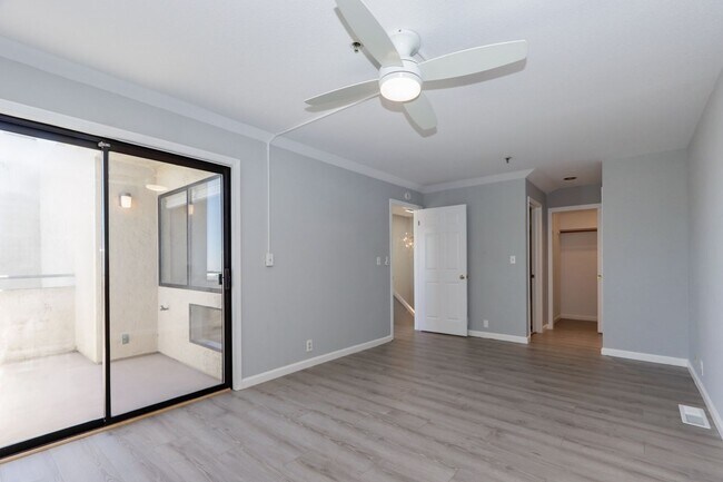 Building Photo - 432 Portofino Dr