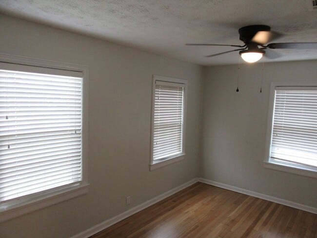 Building Photo - 409 S Palo Alto Ave