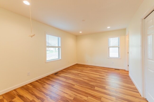 Building Photo - 149 Ava Wy