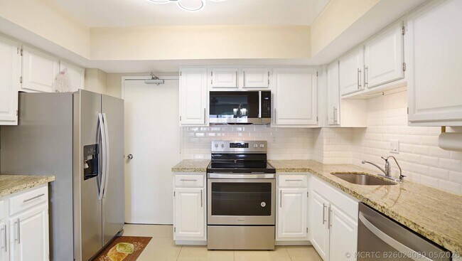 Building Photo - 3550 Galt Ocean Dr