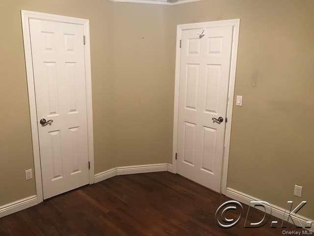 Building Photo - 469 E Park Ave