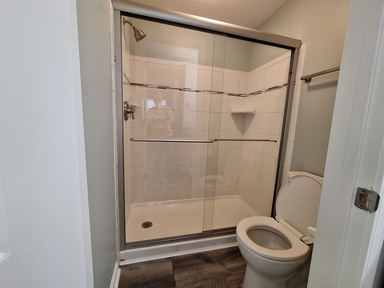 Building Photo - 324 Cross Wind Dr