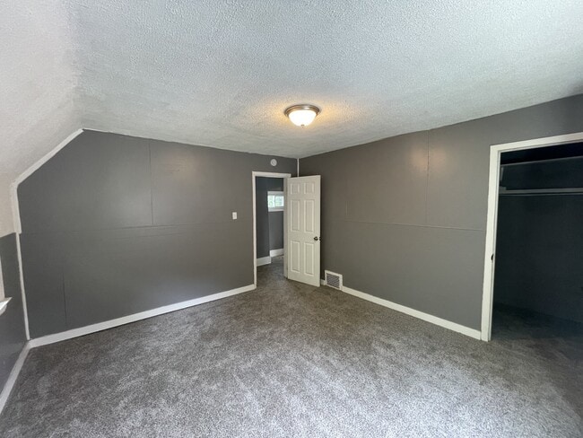 Building Photo - 730 Noble Ave