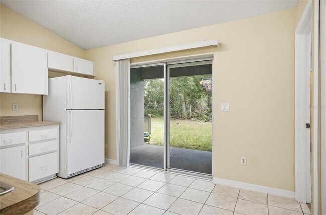 Building Photo - 165 Plainview Dr