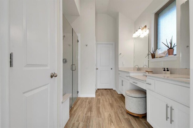 Building Photo - 104 Pin Cherry Pass