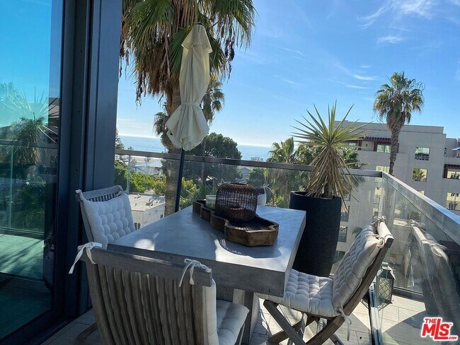 Building Photo - 1755 Ocean Ave