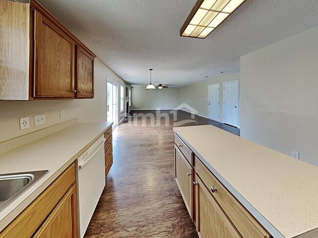 Building Photo - 5323 Kim St SW