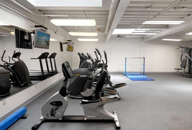 Building Photo - 245 W 19th St