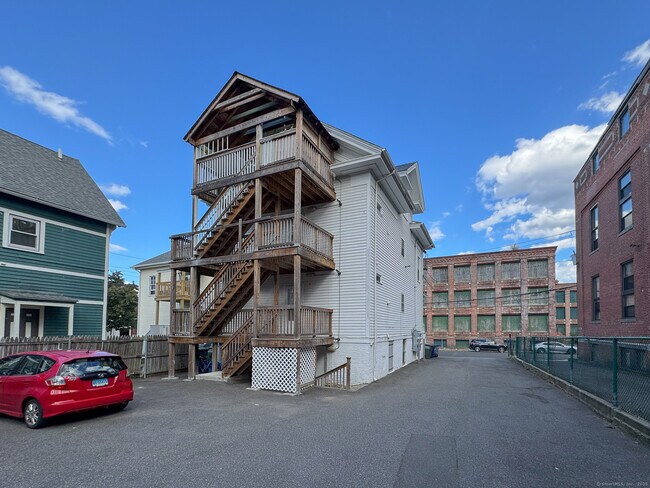 Building Photo - 341 Myrtle Ave