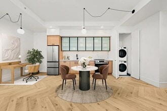 Building Photo - 313 E 17th St