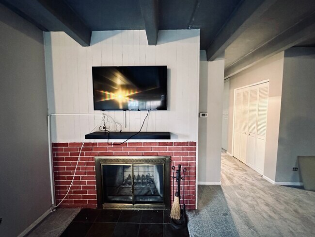 Building Photo - 836 Dexter St