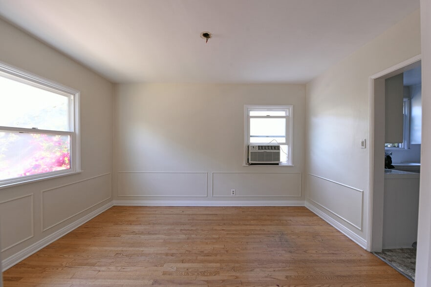 Building Photo - 11061 Ohio Ave