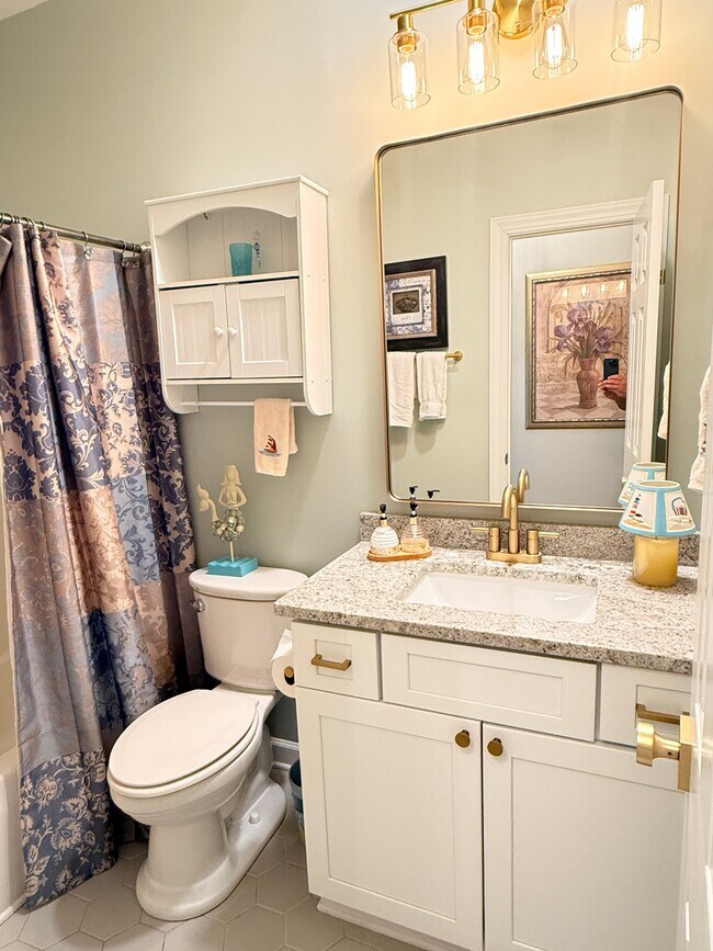 Building Photo - 1371 Hopton Cir