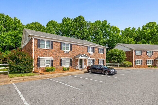 Building Photo - 113 Stroupe Rd