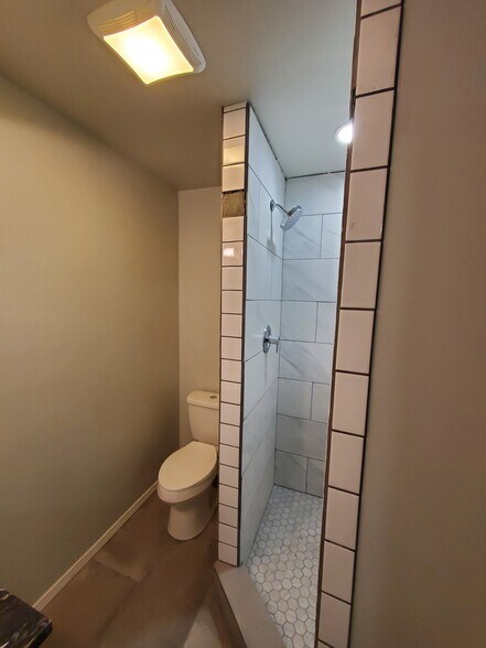 Master Bathroom - 16301 Malden Dr