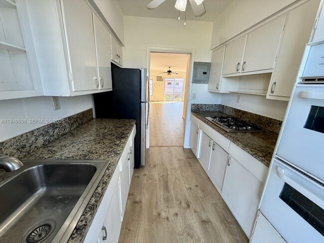 Building Photo - 7921 East Dr