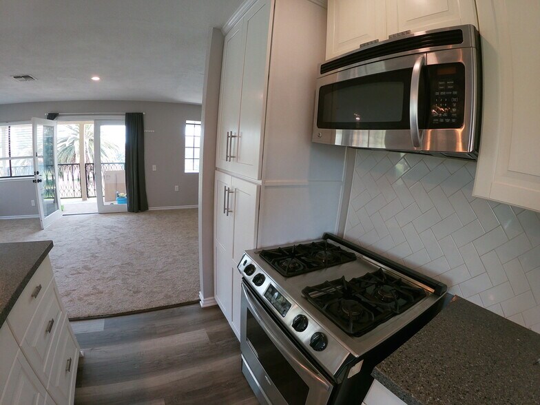 Kitchen, Living Room and Entry - 17350 Pinnell St