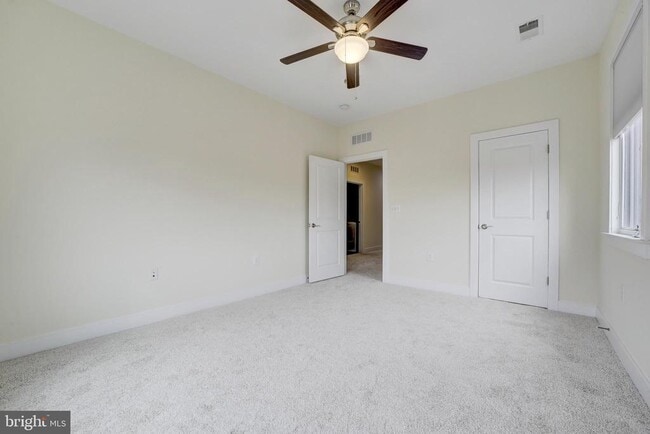 Building Photo - 620 McKenzie Ave