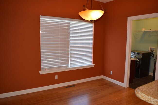 Building Photo - Gorgeous Home Located in Osage Hills Subdivision