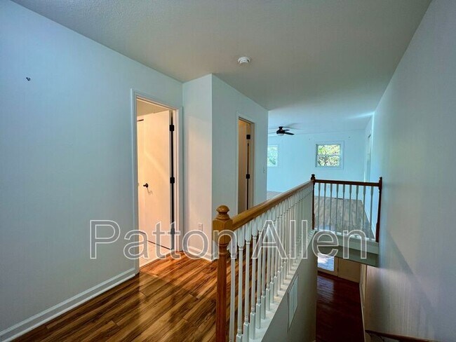 Building Photo - 126 Locust Ct