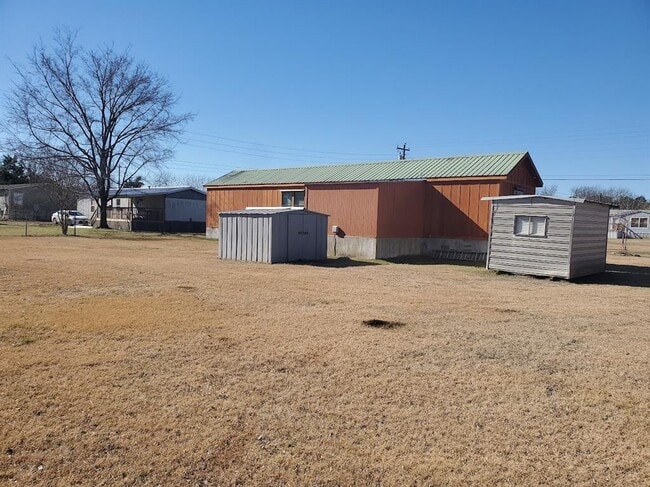 Building Photo - 200 N Mustang Ave