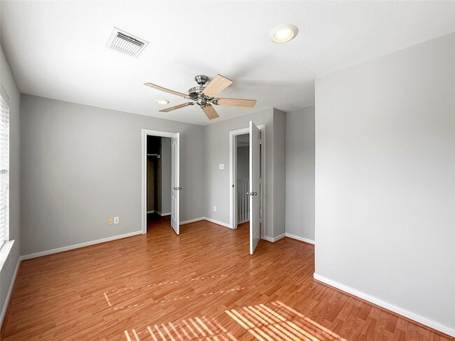 Building Photo - 1762 Lakeside Enclave Dr