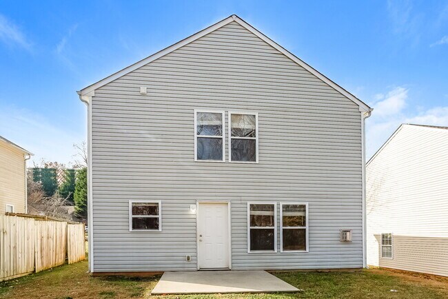 Building Photo - 8804 Old Potters Rd