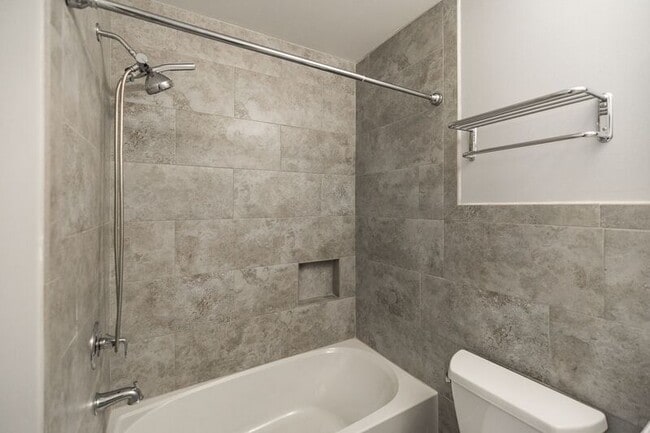 Building Photo - 1035 Barnett Shoals Rd