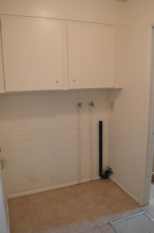 Building Photo - 472 E Granite Ave