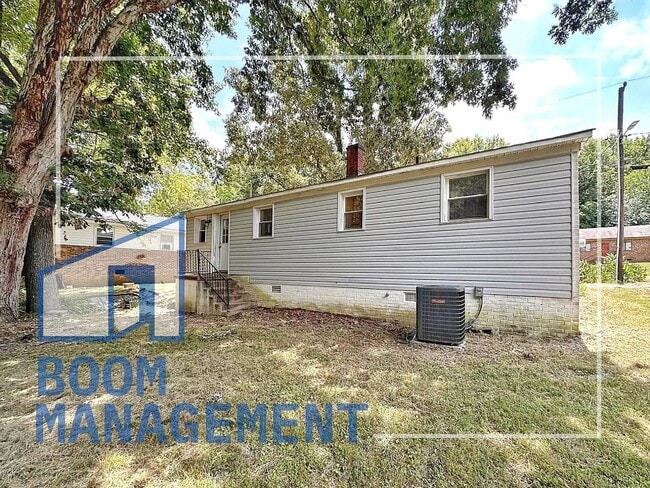 Building Photo - 200 Rencher St