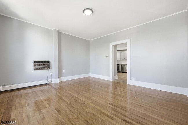 Building Photo - 508 2nd St