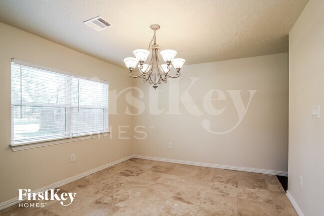 Building Photo - 1011 Fairbanks Dr