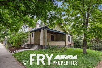 Building Photo - Classic Bungalow in Amazing Location