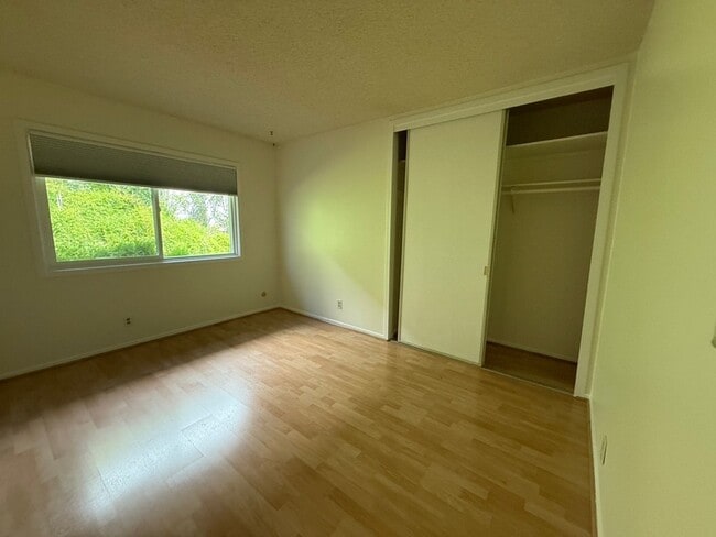 Building Photo - 9235 Creemore Dr