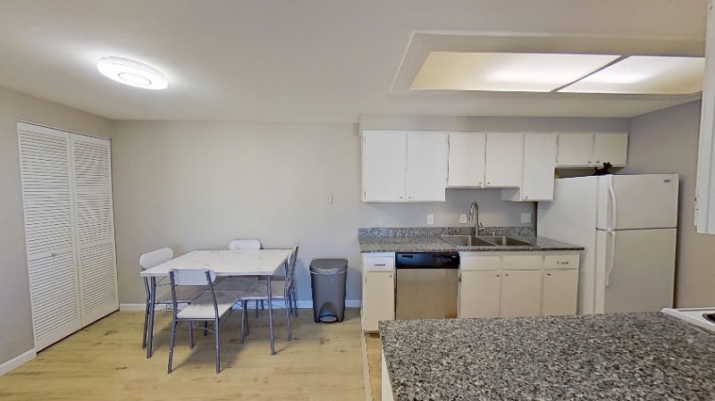 Building Photo - 2929 W Floyd Ave