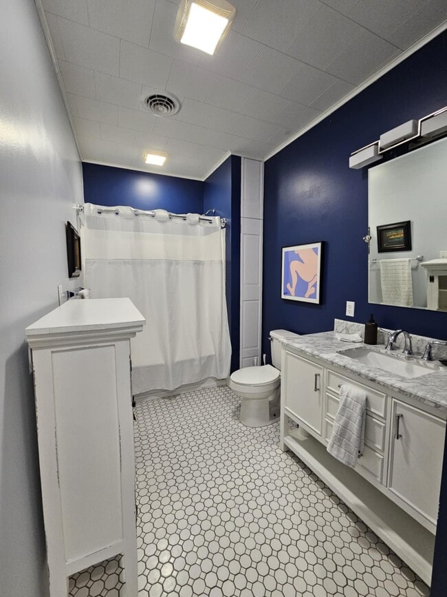 Building Photo - 336 Pennsylvania Ave W